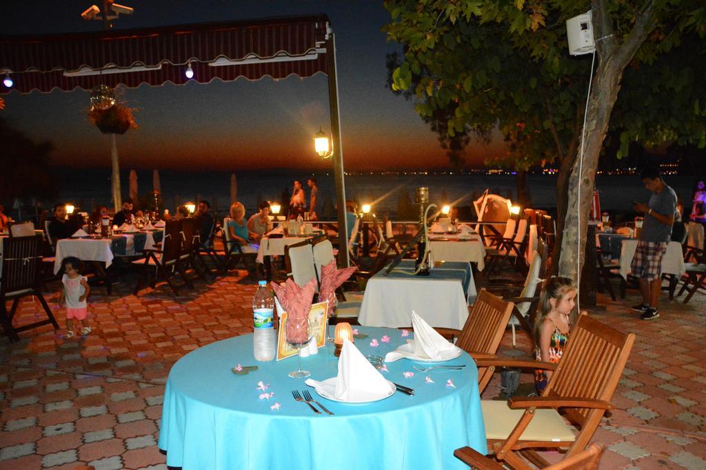 Neptun Hotel Сиде Екстериор снимка